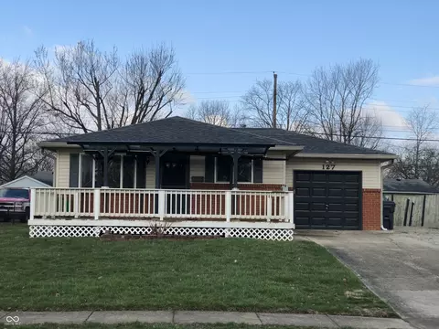 127 Brunswick Dr, Greenwood, IN 46143