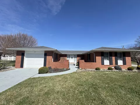 1132 E Tara Rd, Greensburg, IN 47240