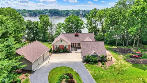 22 Point Ln, Arcadia, IN 46030