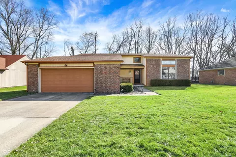 8539 Chateaugay Dr, Indianapolis, IN 46217