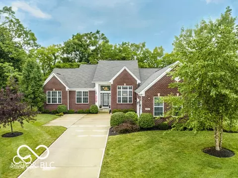 1361 Colinbrook Ct, Greenwood, IN 46143