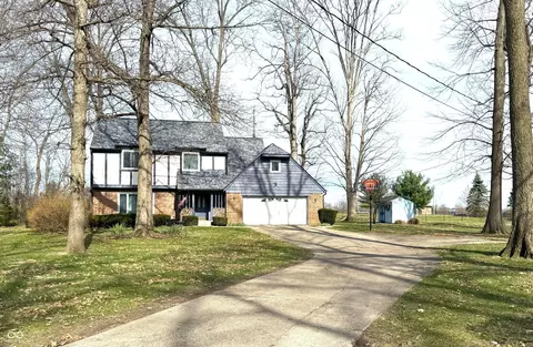 5967 Oak Hill East Dr, Plainfield, IN 46168