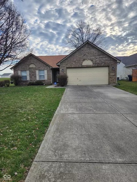 5233 Birmingham Dr, Indianapolis, IN 46235