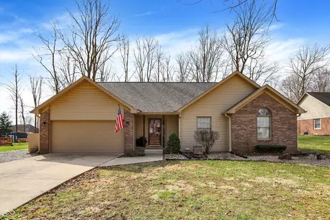 2675 E Cottonwood Trl, Morristown, IN 46161