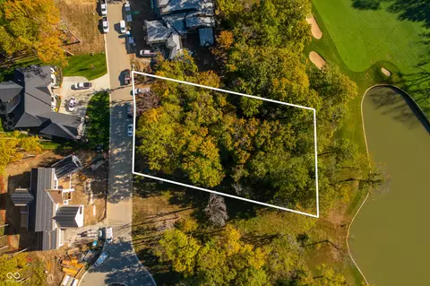 10435 Somerford Rdg, Zionsville, IN 46077