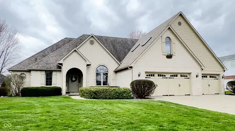 5949 Willow Bend Dr, Avon, IN 46123