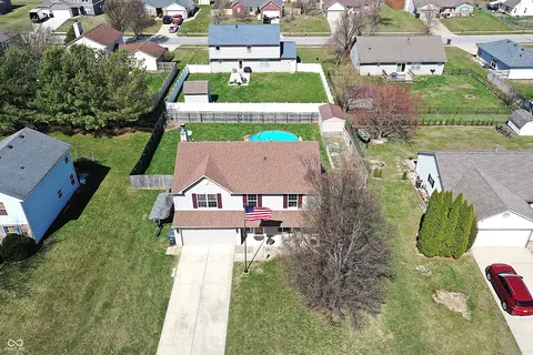 1026 W Palomino Pl, Bargersville, IN 46106