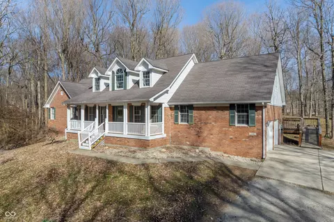 5446 W Whittier Dr, Knightstown, IN 46148
