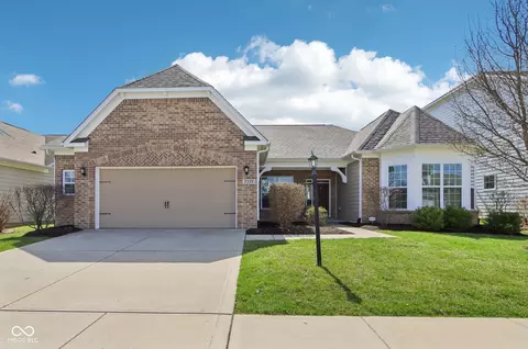 7337 Red Maple Dr, Zionsville, IN 46077