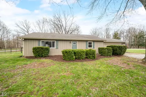 2072 S Rembrandt Cv, Martinsville, IN 46151