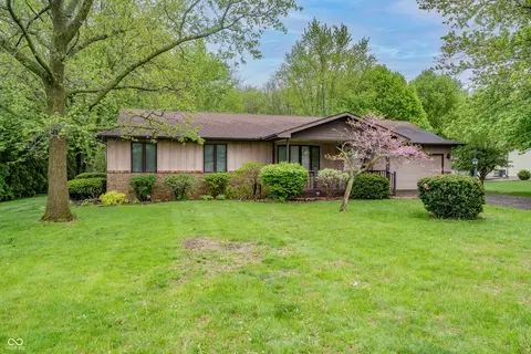 1895 E Schoolview Dr, Rochester, IN 46975