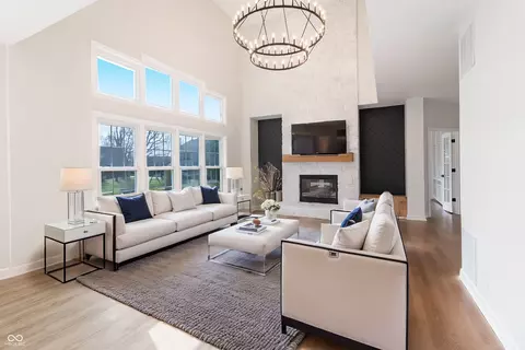 1351 Sullivans Rdg, Zionsville, IN 46077