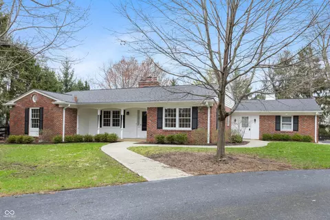 625 Mulberry St, Zionsville, IN 46077