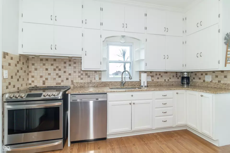 Kitchen - 6045 N 300 W, Greenfield, IN 46140 photo 5 of 10