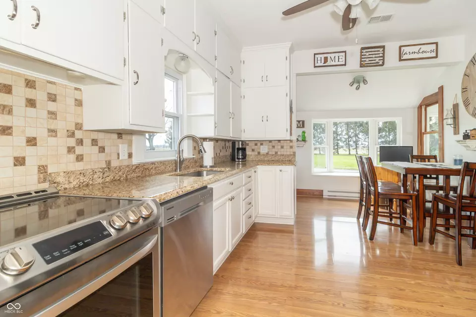 Kitchen - 6045 N 300 W, Greenfield, IN 46140 photo 4 of 10