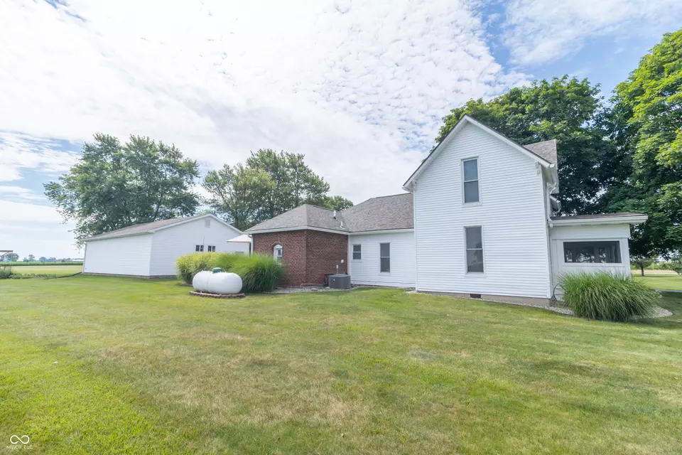 Exterior - 6045 N 300 W, Greenfield, IN 46140 photo 5 of 38