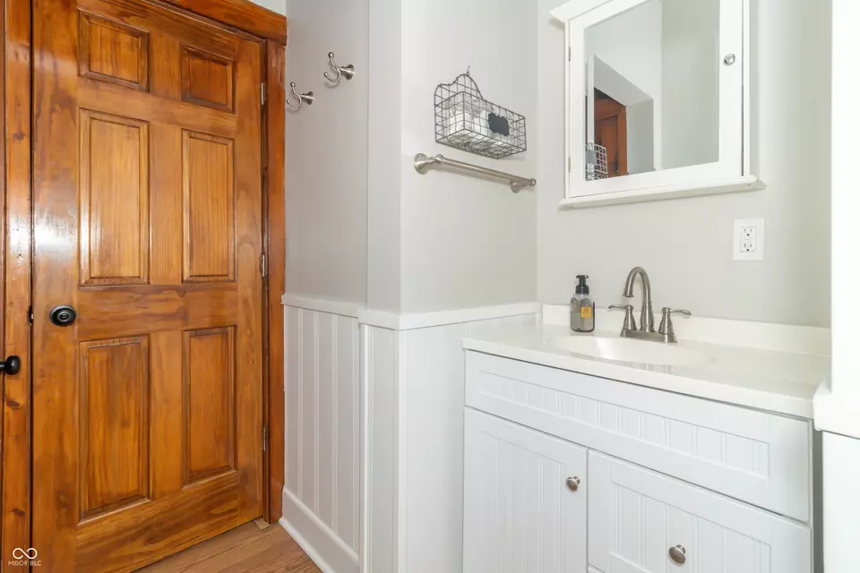 Bath - 6045 N 300 W, Greenfield, IN 46140 photo 2 of 3