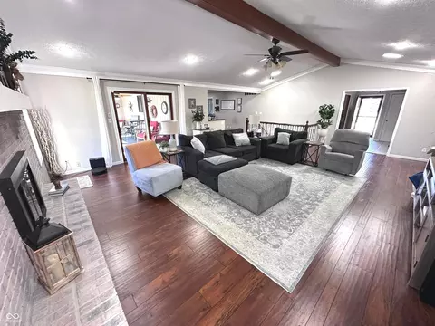Living - 1733 Beech Cir, Plainfield, IN 46168 photo 4 of 7