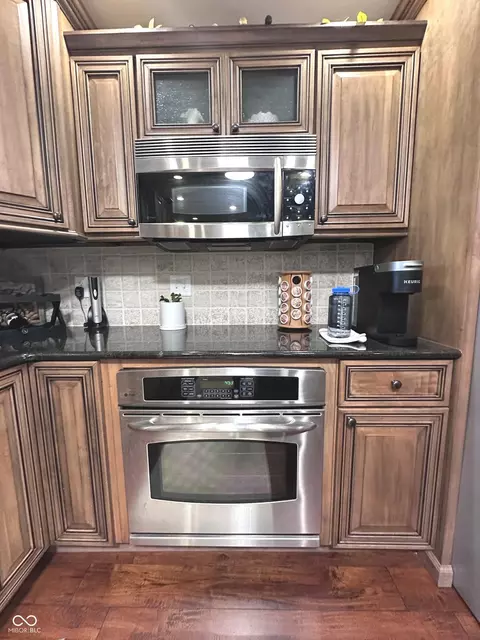 Kitchen - 1733 Beech Cir, Plainfield, IN 46168 photo 5 of 7