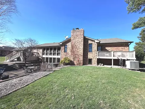 Exterior - 1733 Beech Cir, Plainfield, IN 46168 photo 4 of 11