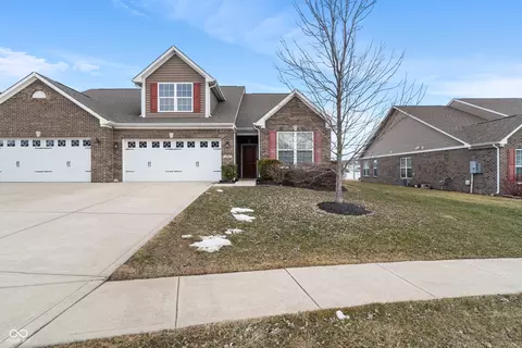 133 Darrough Dr, Greenwood, IN 46143