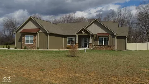 1440 Trophy Ct, Crawfordsville, IN 47933