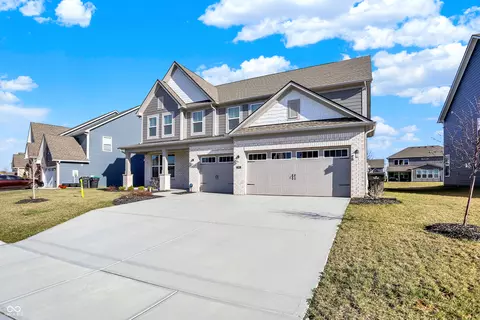 950 Edmonds Pl, Greenwood, IN 46143