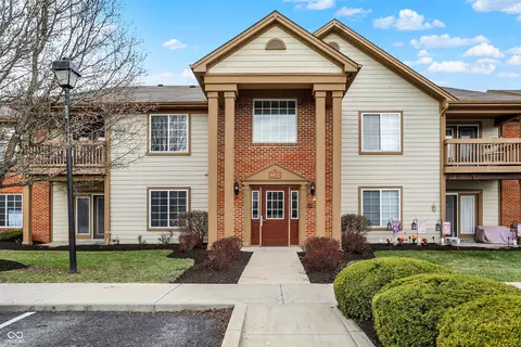 8920 Hunters Creek Dr #101, Indianapolis, IN 46227