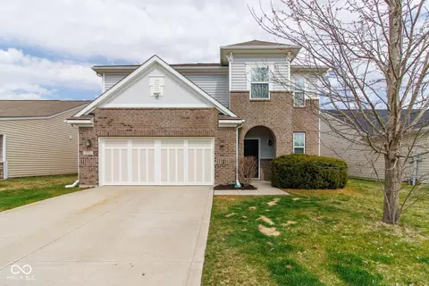 5786 Blue Sky Dr, Whitestown, IN 46075