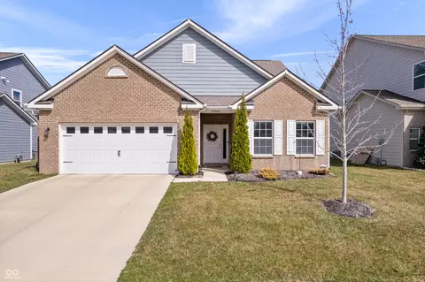 16566 Branham Dr, Fishers, IN 46040