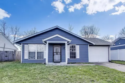 9525 Meadowlark Dr, Indianapolis, IN 46235