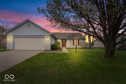 9856 Commonwealth Dr, Fishers, IN 46038
