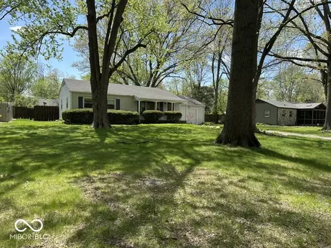 2843 Canterbury Ln, Indianapolis, IN 46220