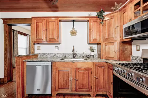 Kitchen - 331 W State St, Pendleton, IN 46064 photo 3 of 3