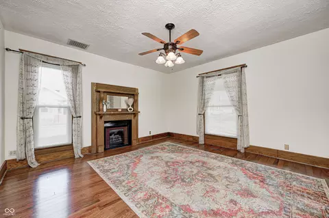 Living - 331 W State St, Pendleton, IN 46064 photo 1 of 1