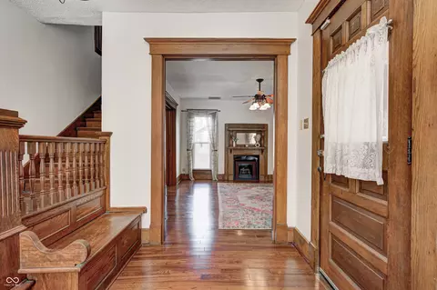 Entry Way - 331 W State St, Pendleton, IN 46064 photo 3 of 4