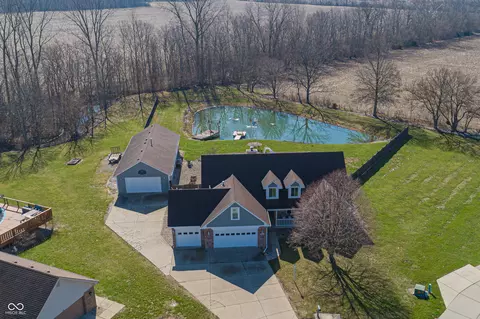 1471 S Frog Pond Ct, Greenfield, IN 46140