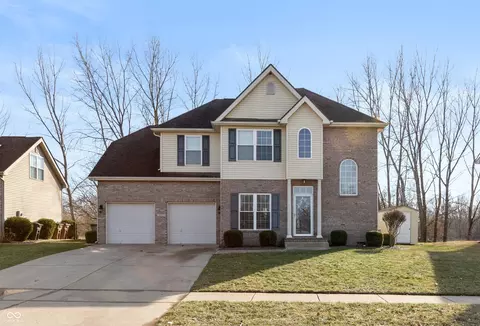 5607 Regency Dr, Columbus, IN 47203