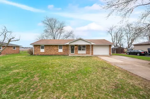 782 N Dellasburg Rd, Columbus, IN 47203