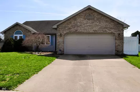 3513 Berkdale Dr, Columbus, IN 47203