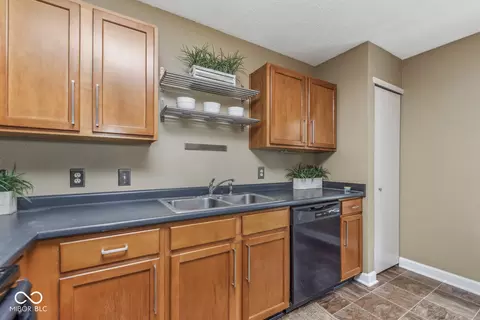 Kitchen - 12970 E 131st St, Fishers, IN 46037 photo 2 of 2