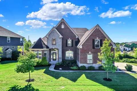 3715 Kendall Wood Dr, Carmel, IN 46032