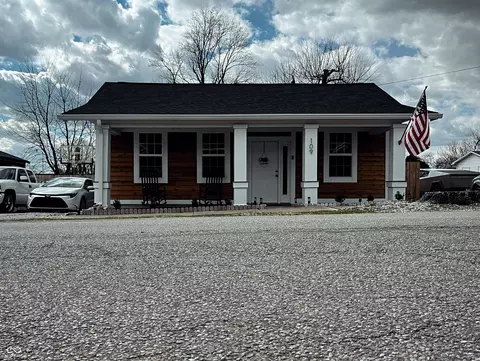 109 S County Line Rd, Saint Paul, IN 47272