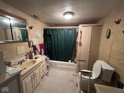 Bath - 8333 N 550 E, Marshall, IN 47859 photo 1 of 1