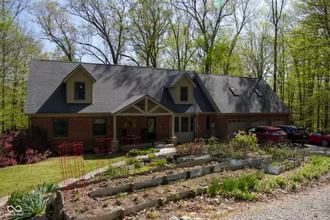 649 E Country Ln, Martinsville, IN 46151