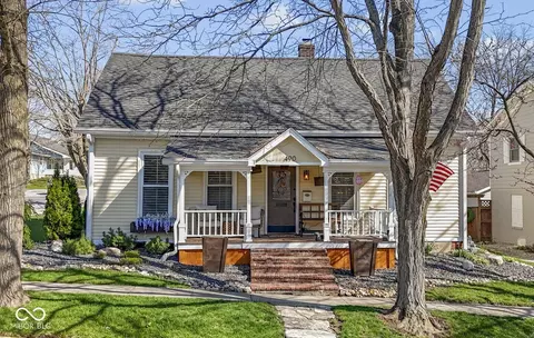 490 W Walnut St, Zionsville, IN 46077