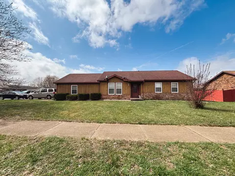 1330 Ash Ct, Martinsville, IN 46151