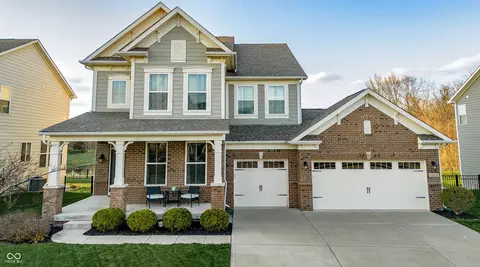 15958 Oakhurst Ln, Fishers, IN 46040