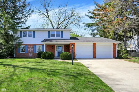 1840 Park Valley Dr, Columbus, IN 47203