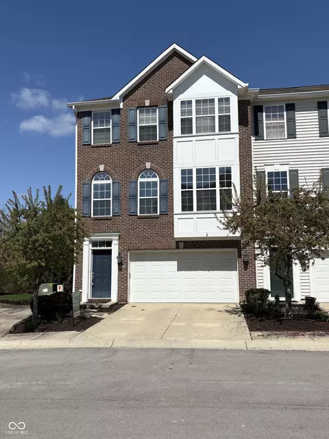 9454 Tanhurst Dr, Indianapolis, IN 46250
